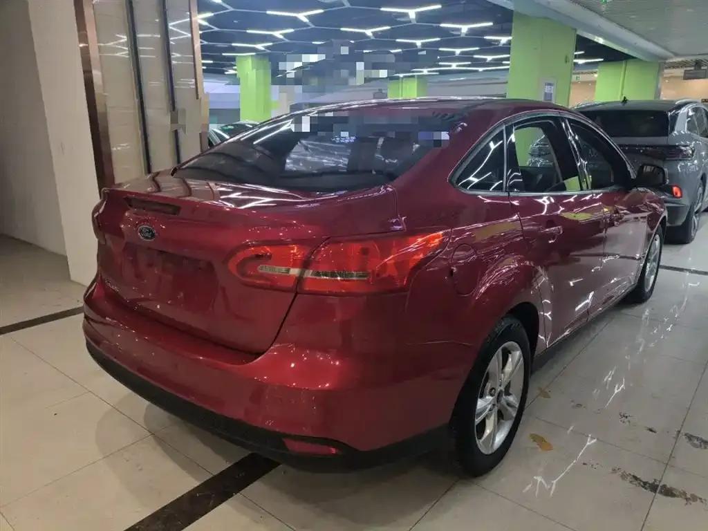 Ford Focus 2017 Sedan 1.6L Automatic Comfort Smart Edition — миниатюра 22