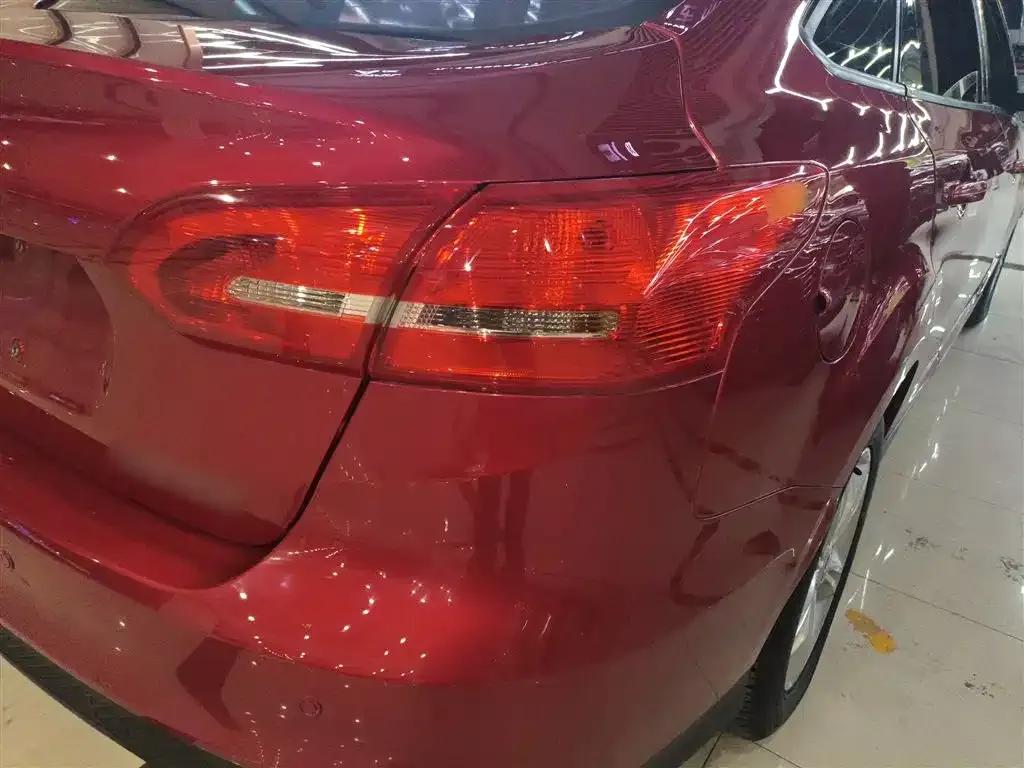 Ford Focus 2017 Sedan 1.6L Automatic Comfort Smart Edition — миниатюра 23