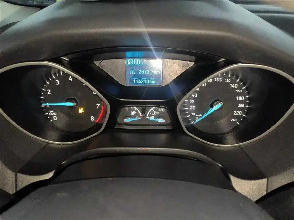 Ford Focus 2017 Sedan 1.6L Automatic Comfort Smart Edition — миниатюра 4