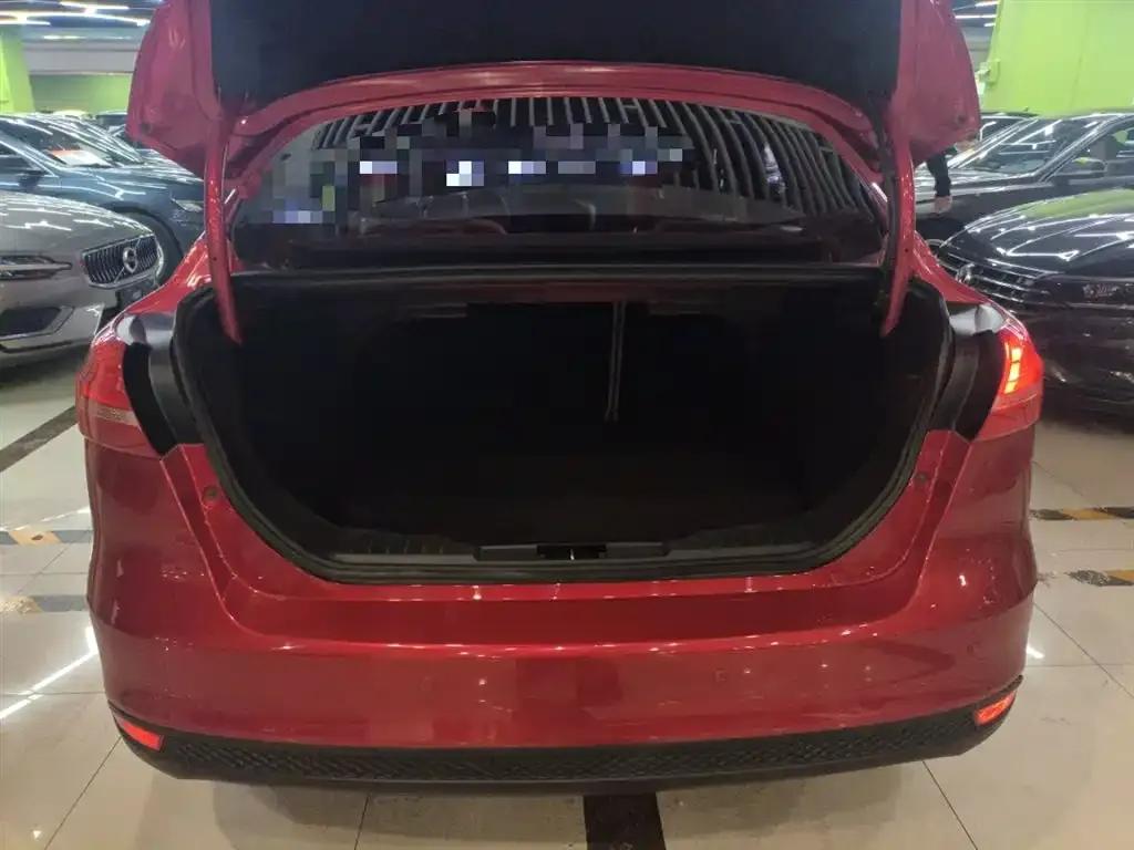 Ford Focus 2017 Sedan 1.6L Automatic Comfort Smart Edition — миниатюра 8