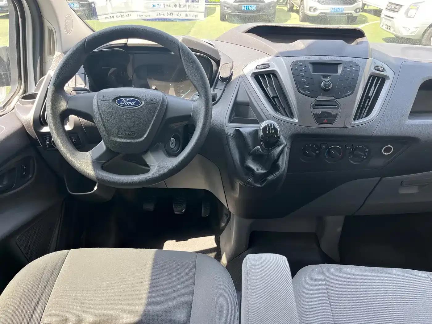 Ford Transit 2017 2.0T Diesel Multi-purpose Commercial Vehicle, Short Wheelbase, Low Roof, National IV Emission Standard — миниатюра 5