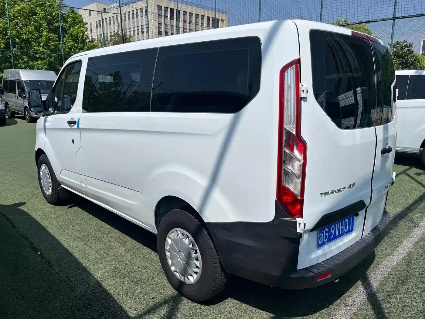 Ford Transit 2017 2.0T Diesel Multi-purpose Commercial Vehicle, Short Wheelbase, Low Roof, National IV Emission Standard — миниатюра 9