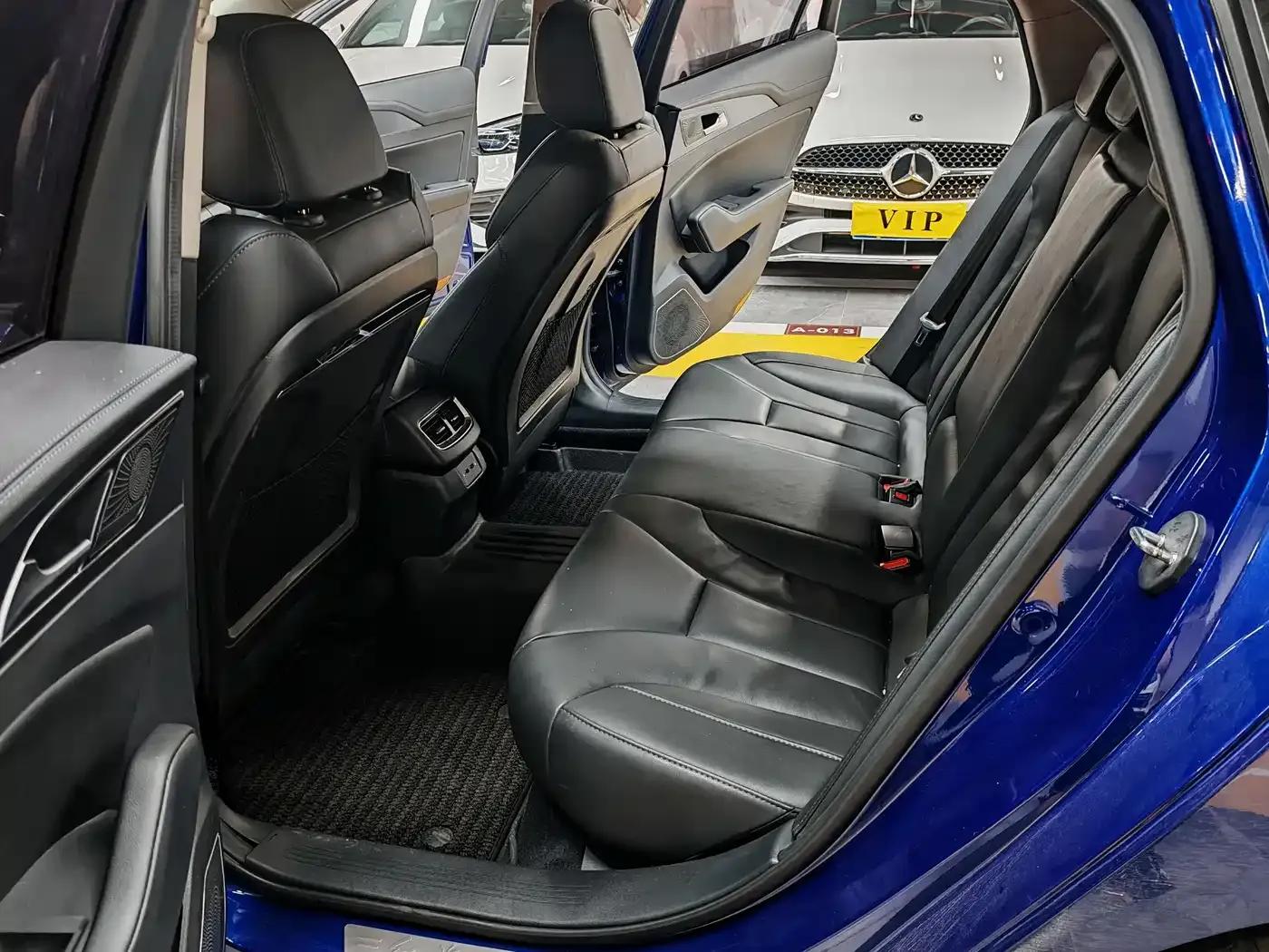 Hongqi H5 2020 1.5T DCT Flag Edition — миниатюра 12