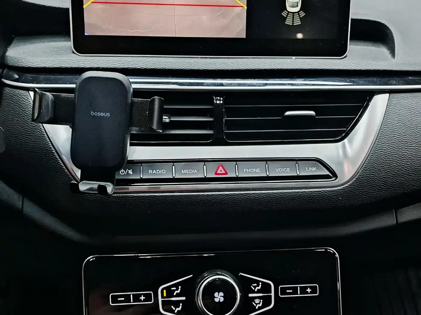 Hongqi H5 2020 1.5T DCT Flag Edition — миниатюра 4