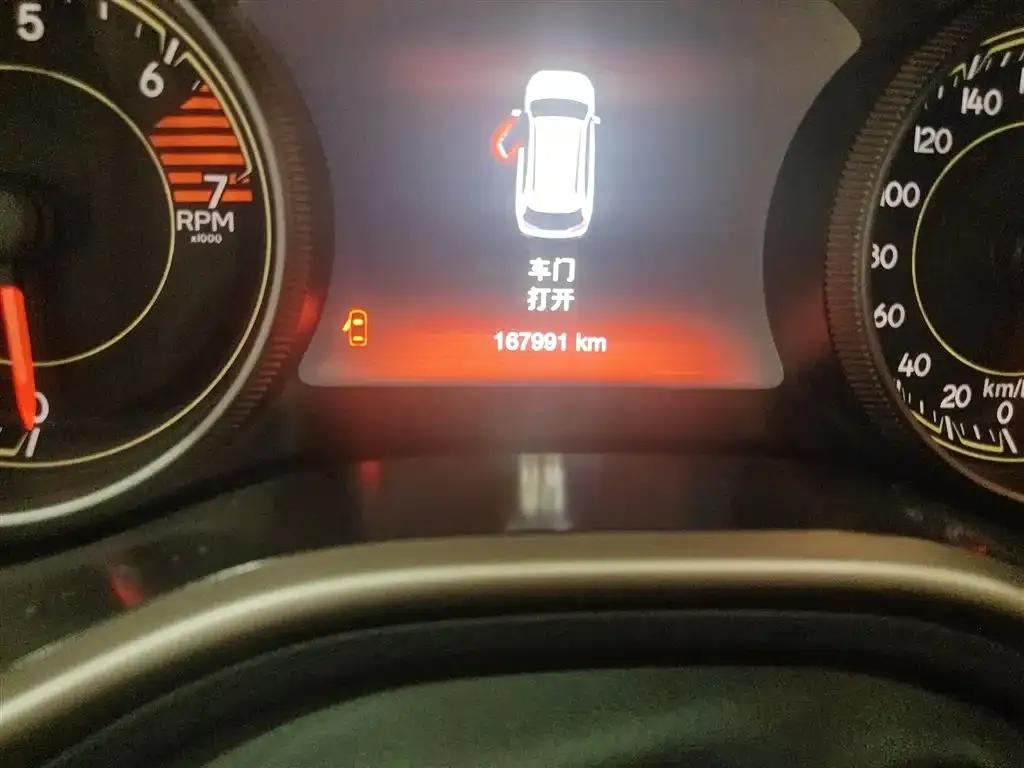 Jeep Cherokee 2016 2.4L 75th Anniversary Edition — миниатюра 11