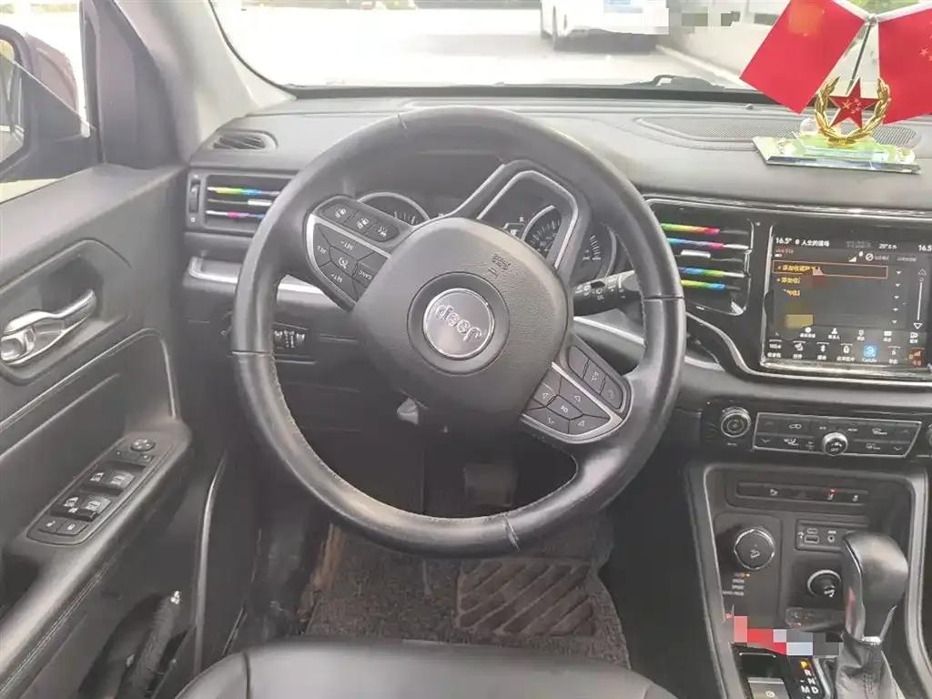 Grand Commander 2018 2.0T 4WD Premium Edition (National V Emission Standard) — миниатюра 3