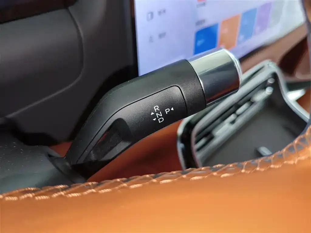 Galaxy M9 2025 210km/h AWD Navigator Edition — миниатюра 14