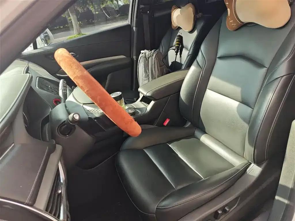 Cadillac XT4 2020 28T Two-Wheel Drive Premium Edition — миниатюра 15