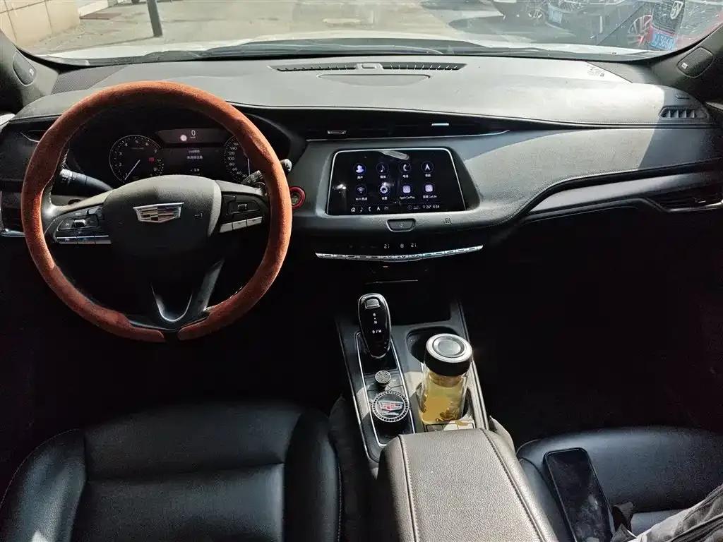 Cadillac XT4 2020 28T Two-Wheel Drive Premium Edition — миниатюра 10