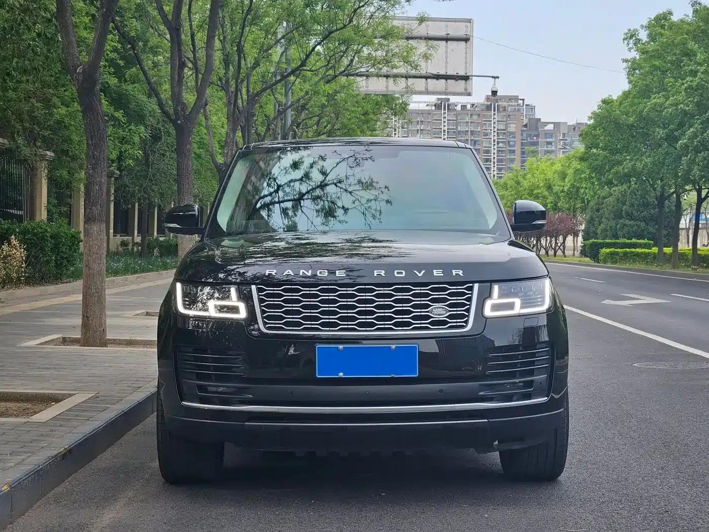 Range Rover 2021 3.0 L6 Legendary Long Wheelbase Classic Edition — миниатюра 4