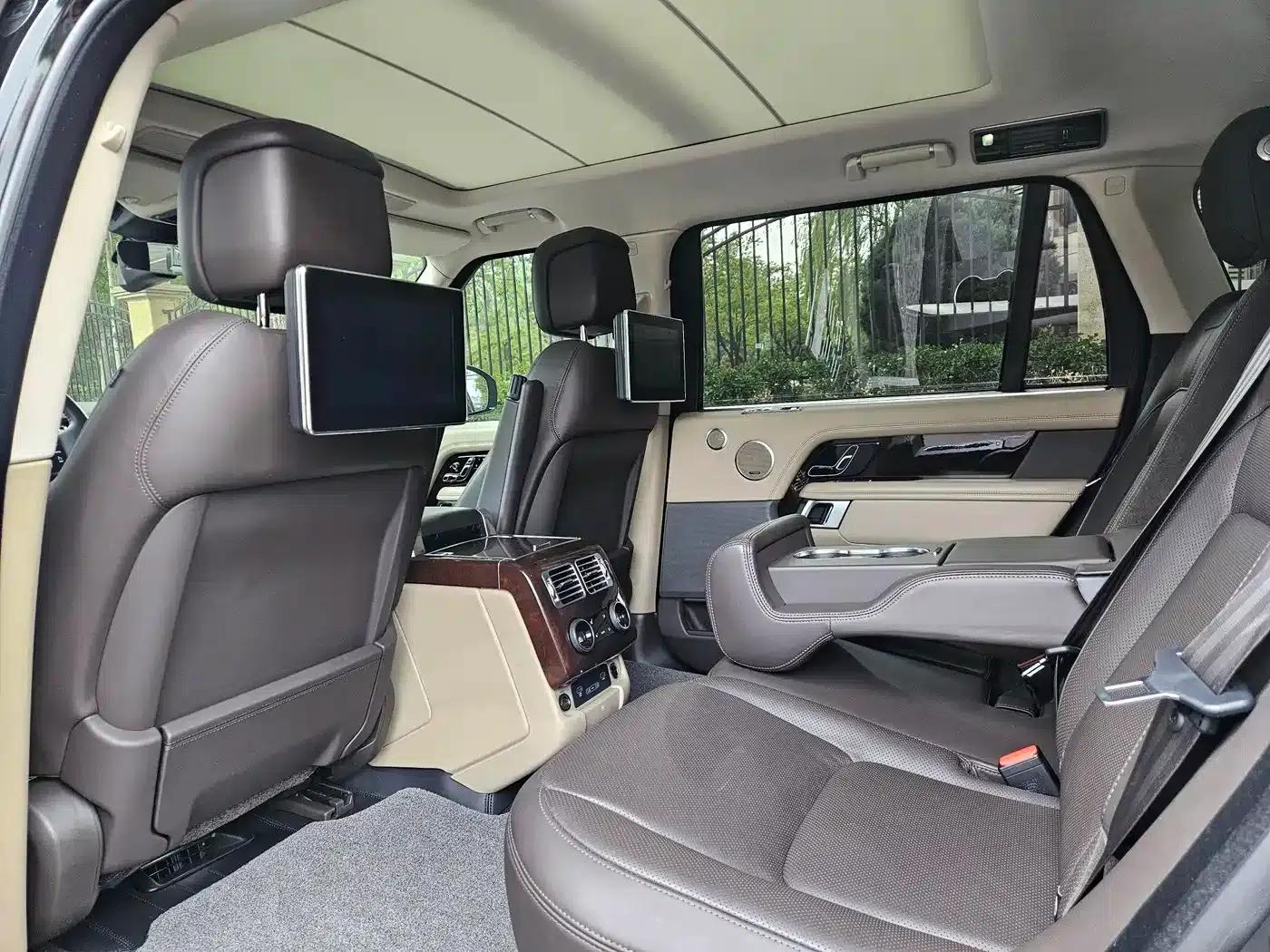 Range Rover 2021 3.0 L6 Legendary Long Wheelbase Classic Edition — миниатюра 8