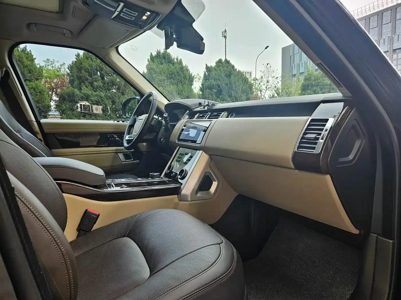 Range Rover 2021 3.0 L6 Legendary Long Wheelbase Classic Edition — миниатюра 9