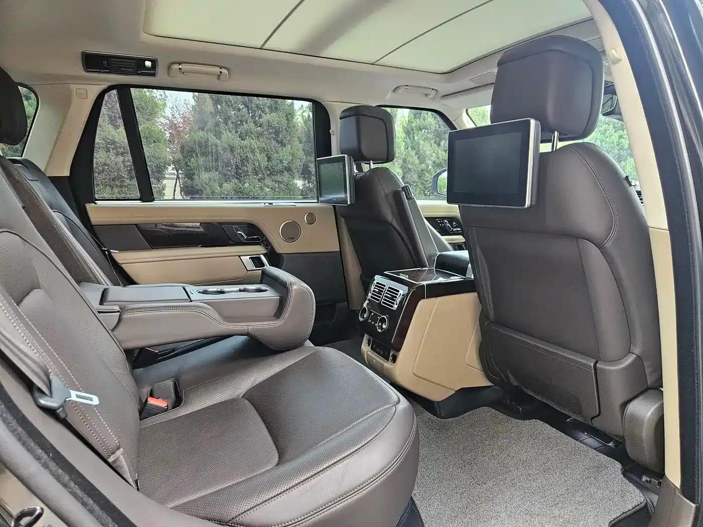 Range Rover 2021 3.0 L6 Legendary Long Wheelbase Classic Edition — миниатюра 10
