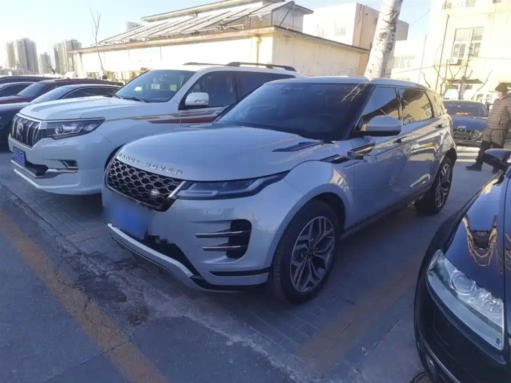Range Rover Evoque 2021 Model: Evoque L 249PS R-Dynamic HSE Luxury Edition — миниатюра 1