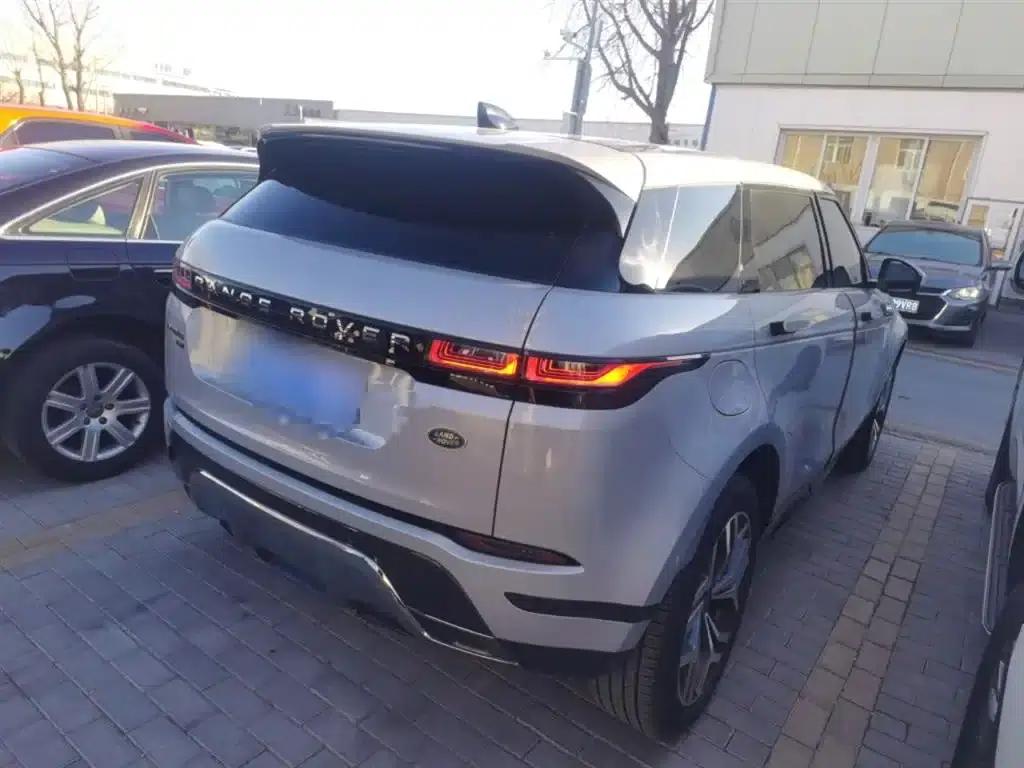 Range Rover Evoque 2021 Model: Evoque L 249PS R-Dynamic HSE Luxury Edition — миниатюра 7