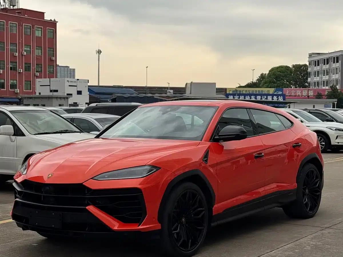 2025 Urus SE 4.0T Standard Edition — миниатюра 1