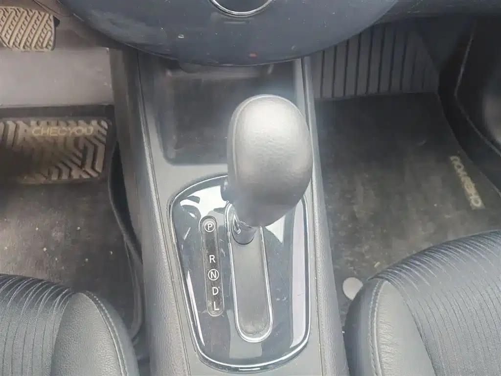 2014 Tiida 1.6L CVT Smart — миниатюра 14