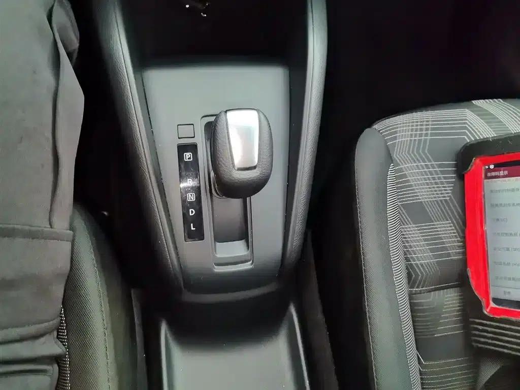 Nissan Kicks 2021 1.5L XL CVT Cool Edition — миниатюра 7