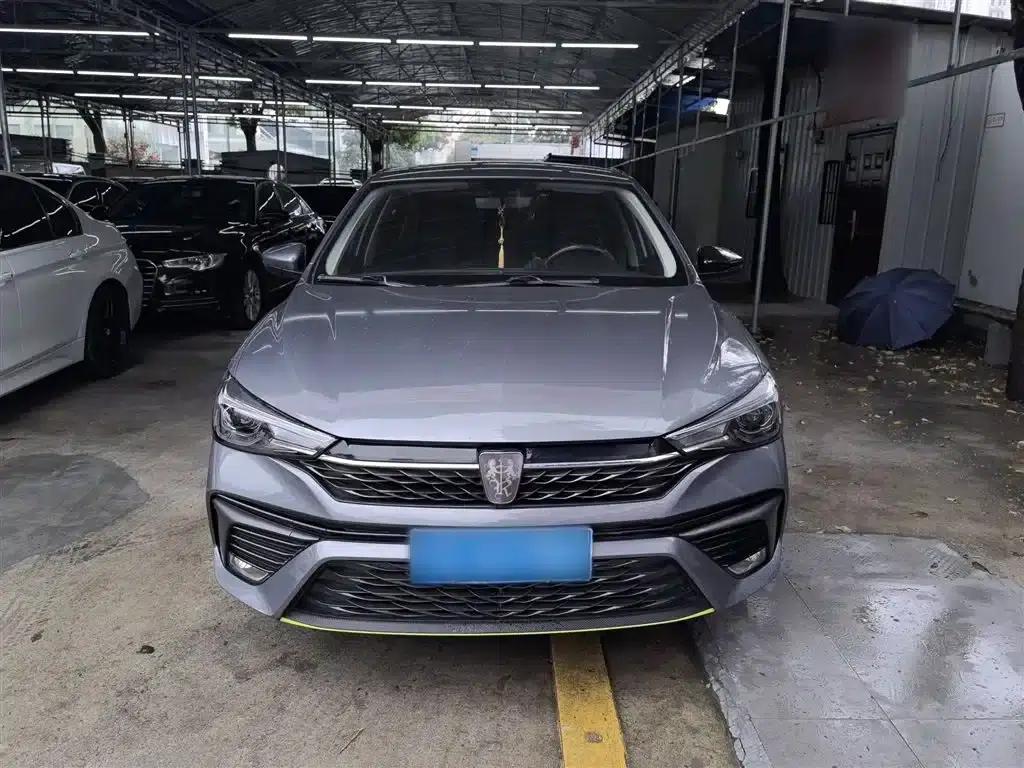Roewe i5 2021 1.5L CVT Platinum Edition — миниатюра 3