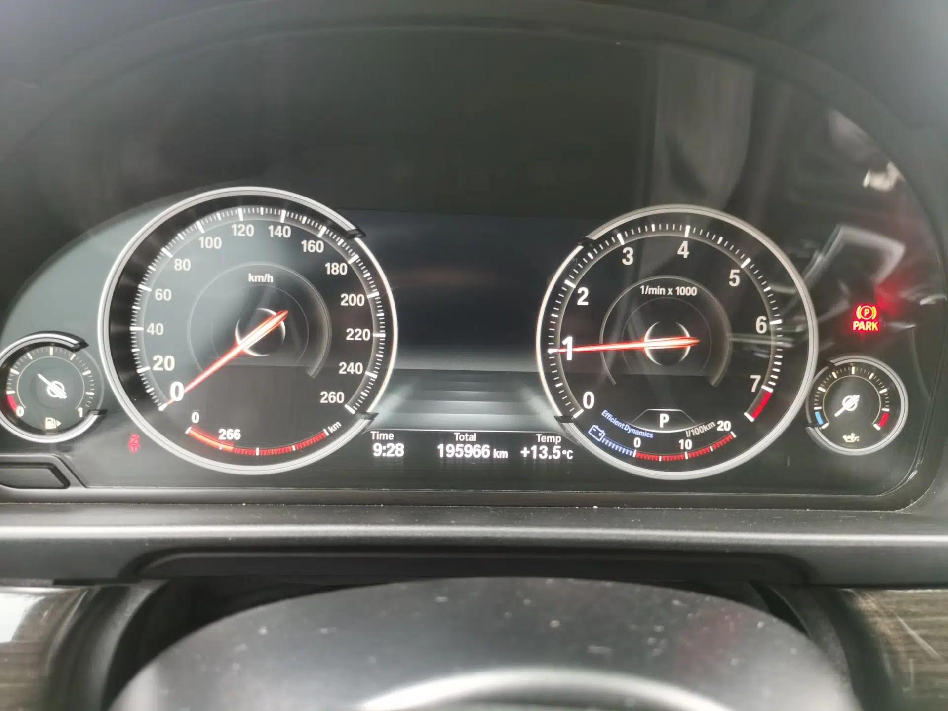 BMW 5 Series 2017 525Li Luxury Design Package — миниатюра 15