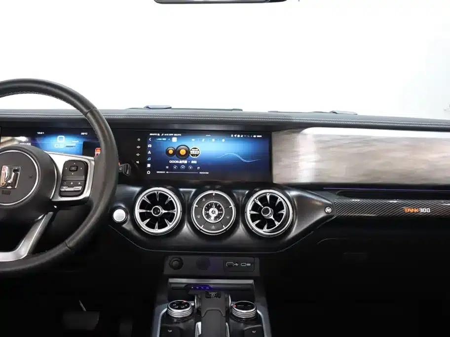 The 2021 Tank 300 City Edition 2.0T is very stylish. — миниатюра 14