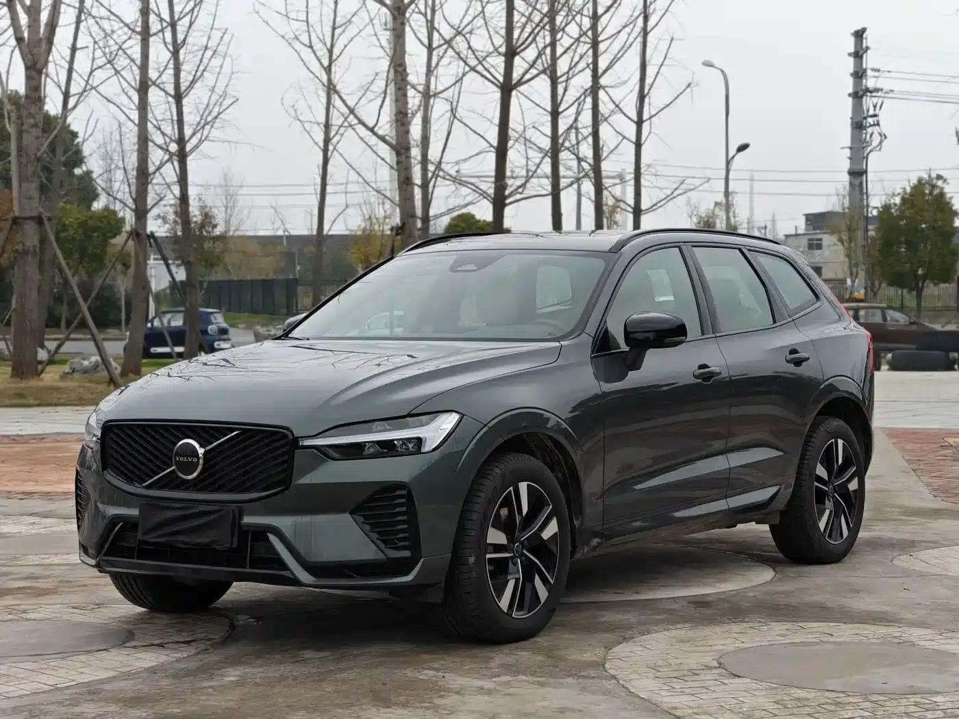 2026 Volvo XC60 B5 AWD Inscription Sport Edition — миниатюра 3