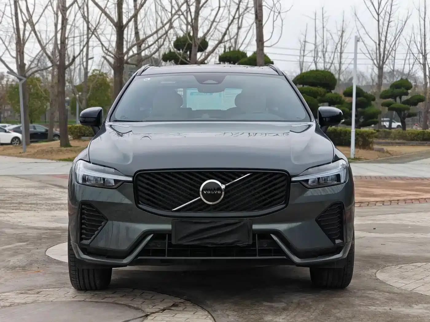 2026 Volvo XC60 B5 AWD Inscription Sport Edition — миниатюра 4