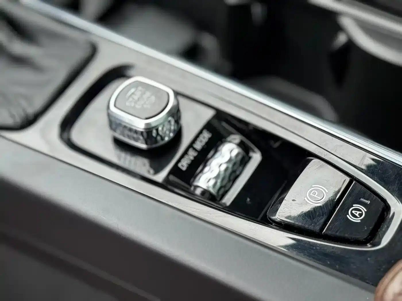 2021 Volvo XC60 T5 AWD Inscription Luxury Edition — миниатюра 13