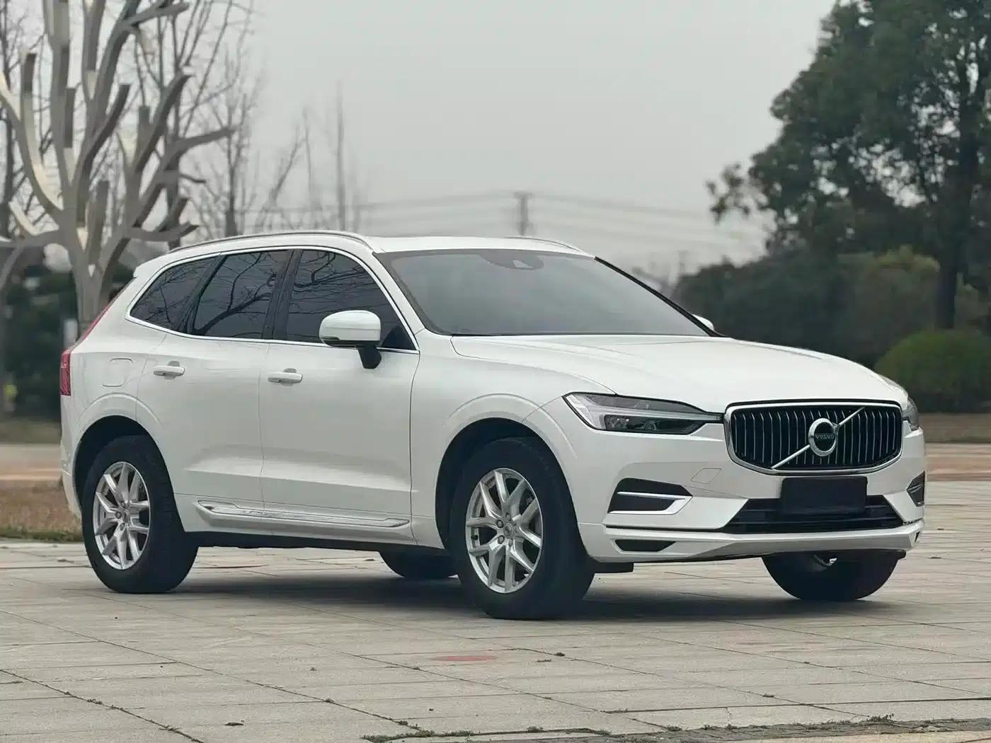 2021 Volvo XC60 T5 AWD Inscription Luxury Edition — миниатюра 3