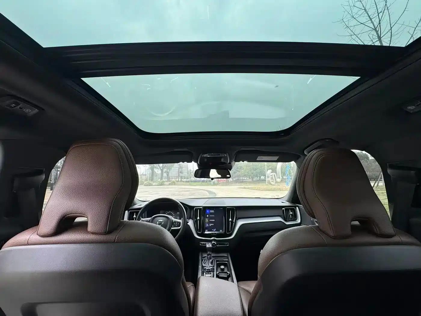 2021 Volvo XC60 T5 AWD Inscription Luxury Edition — миниатюра 21