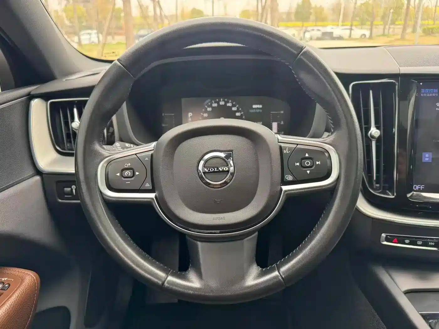 2021 Volvo XC60 T5 AWD Inscription Luxury Edition — миниатюра 41