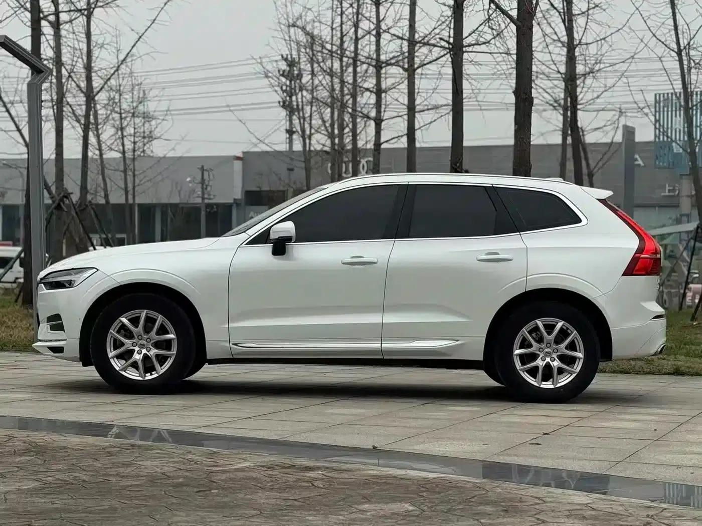 2021 Volvo XC60 T5 AWD Inscription Luxury Edition — миниатюра 7