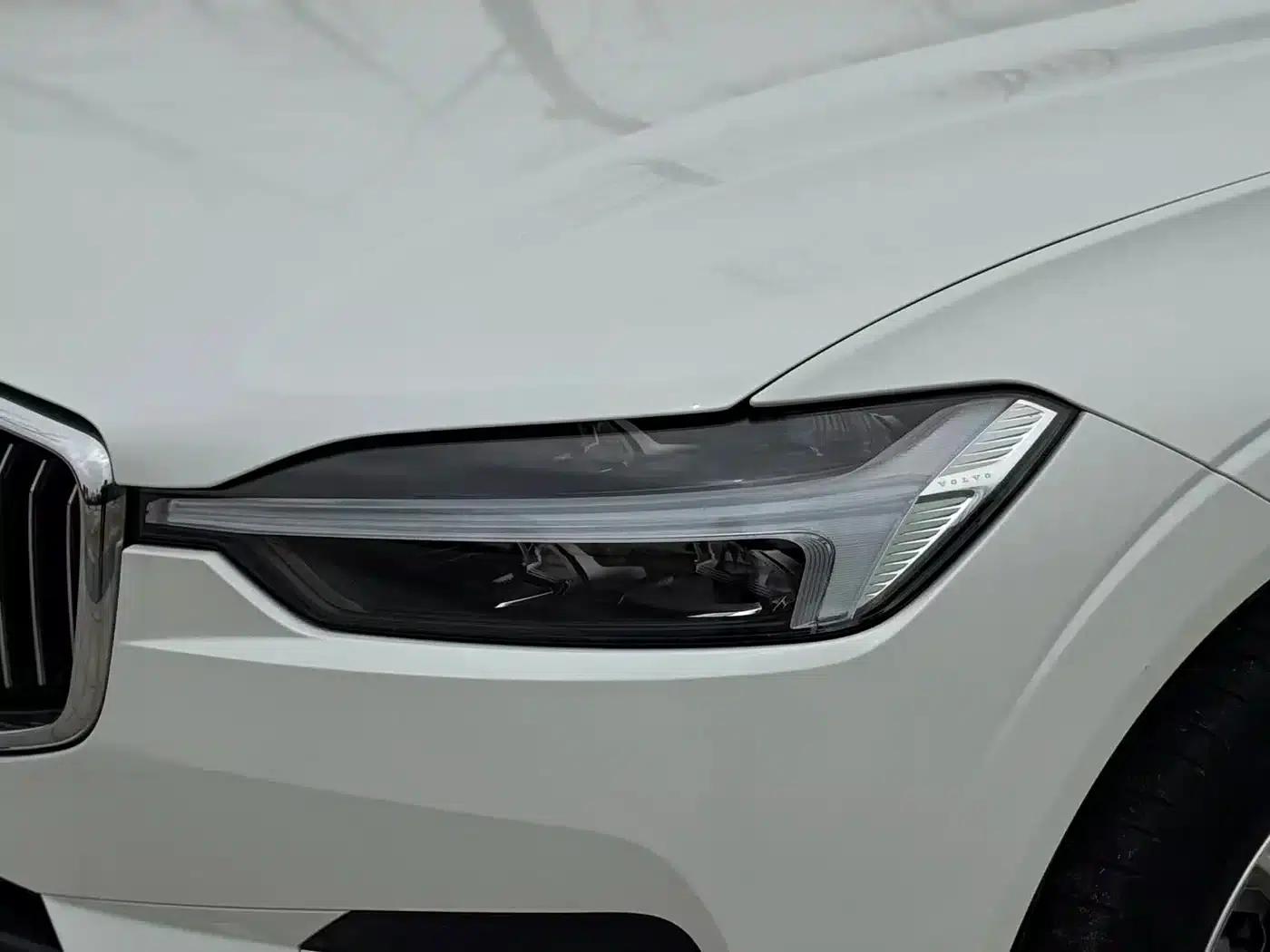 2021 Volvo XC60 T5 AWD Inscription Luxury Edition — миниатюра 8