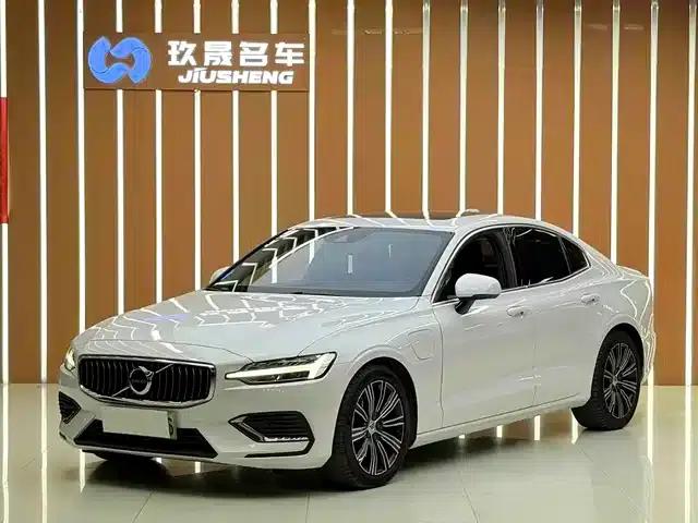 2021 Volvo S60 Plug-in Hybrid T8 E-Drive Hybrid AWD Inscription Luxury Edition