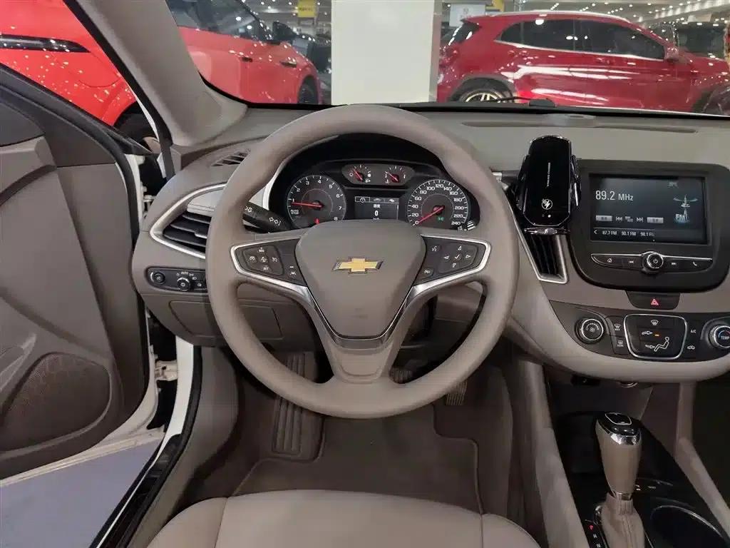 Chevrolet Malibu XL 2018 530T Automatic Premium Edition — миниатюра 3