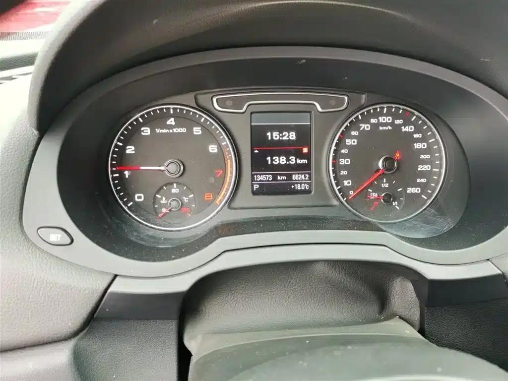 Audi Q3 2015 35 TFSI quattro Millionth Anniversary Edition — миниатюра 8