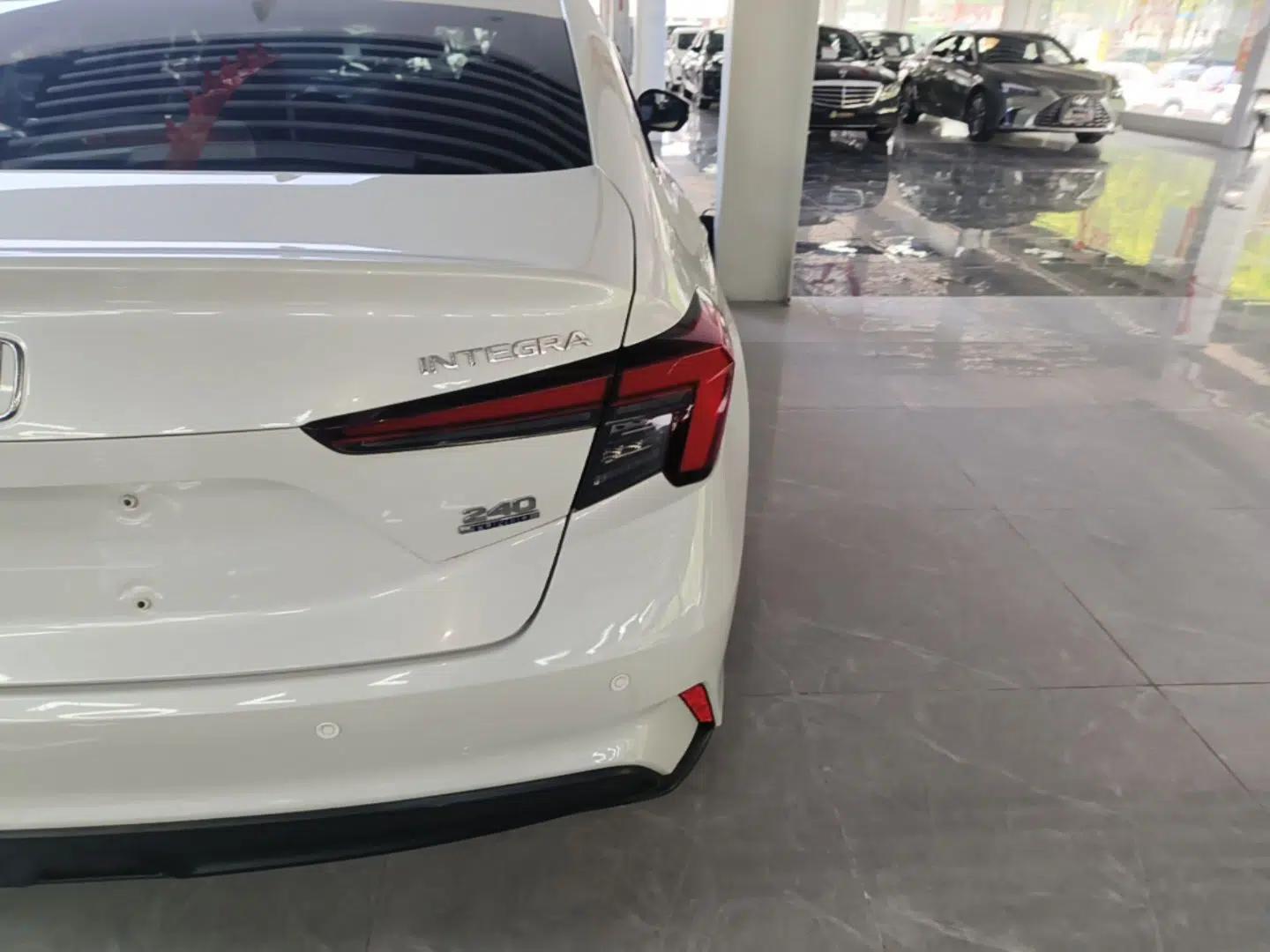 Honda Integra 2022 240TURBO CVT Luxury Edition — миниатюра 7