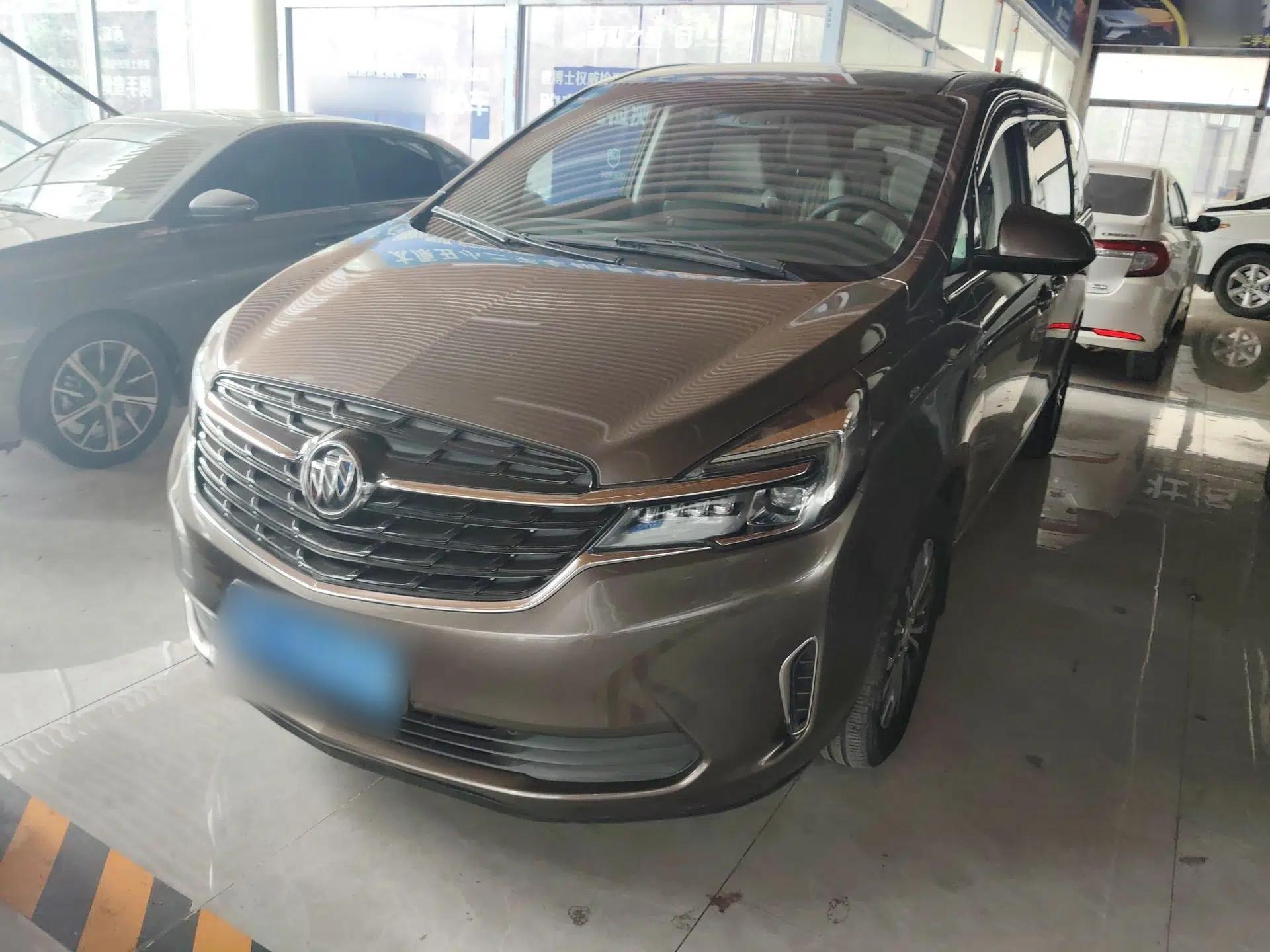Buick GL8 2021 Land Cruiser Executive Class 652T Luxury Model — миниатюра 1