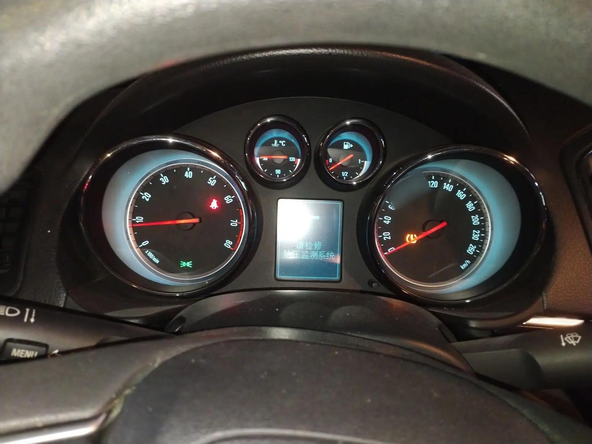Buick Regal 2015 1.6T Leading Technology Model — миниатюра 10