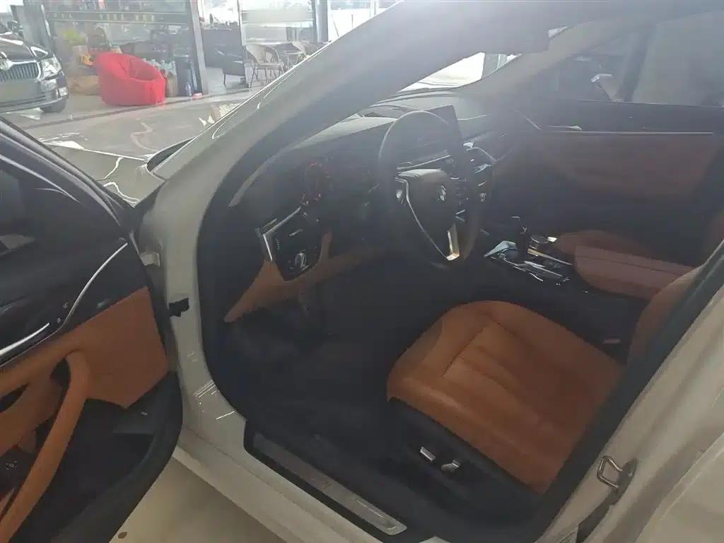 BMW 5 Series 2018 528Li Launch Special Edition — миниатюра 12