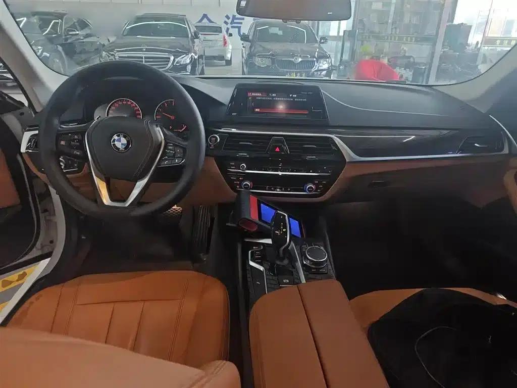 BMW 5 Series 2018 528Li Launch Special Edition — миниатюра 6