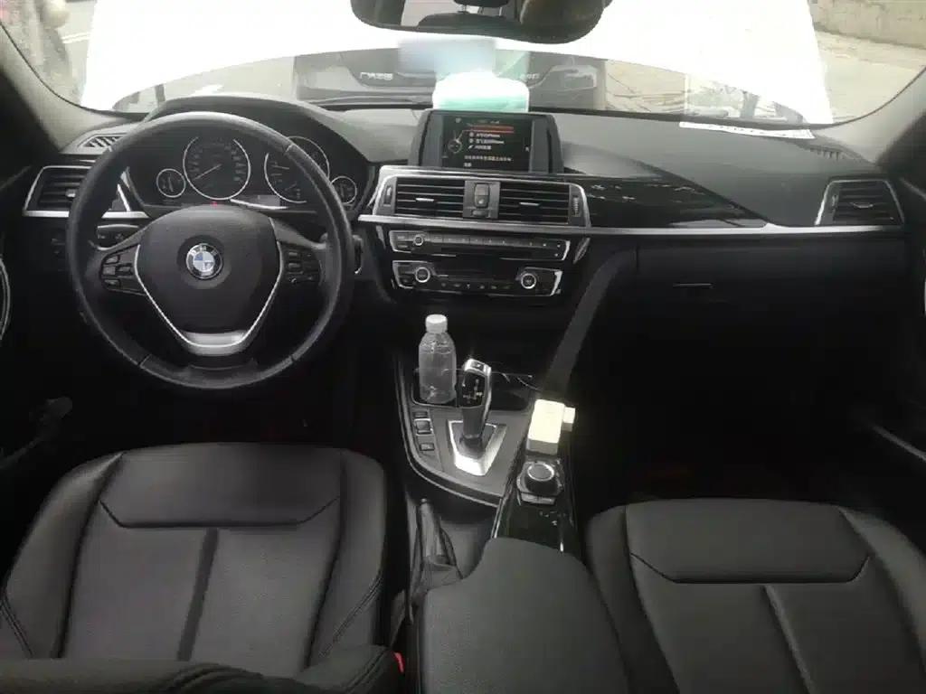 2017 BMW 3 Series 320Li Fashion Edition — миниатюра 6