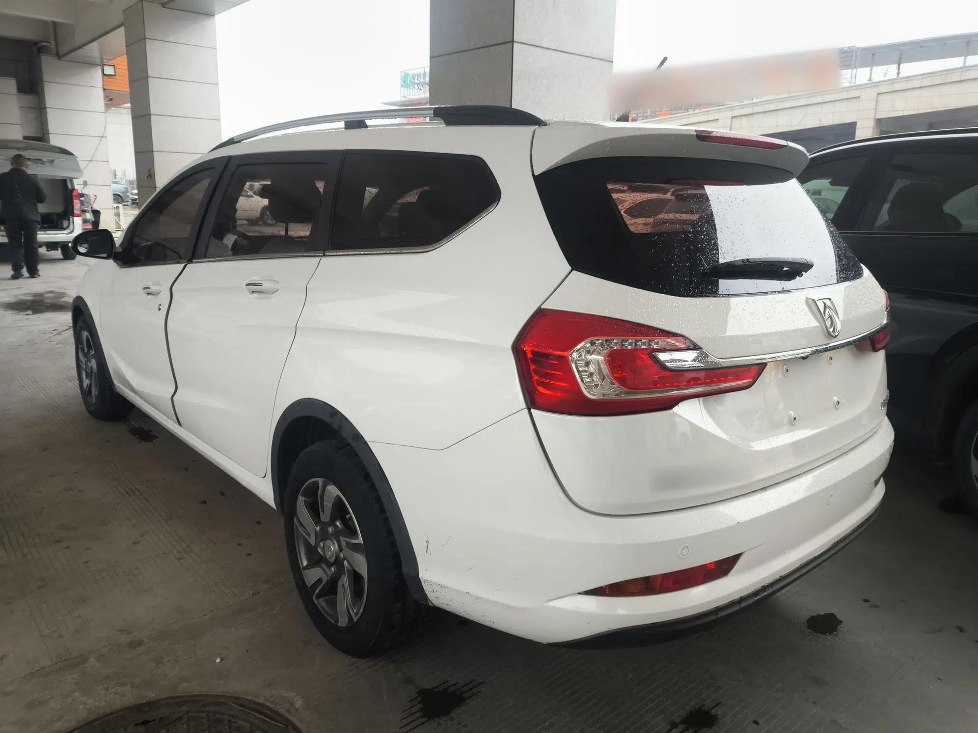 Baojun 310W 2018 1.5L Automatic Luxury Version China V — миниатюра 4