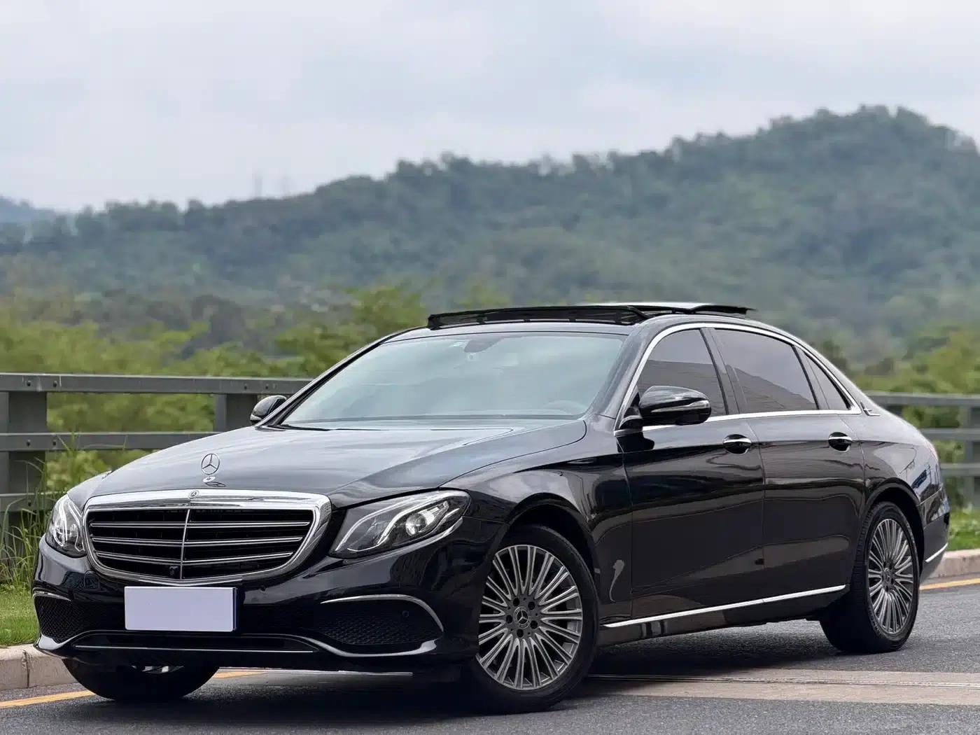 Mercedes-Benz E-Class 2020 Facelift E 300 L Fashion Model — миниатюра 1
