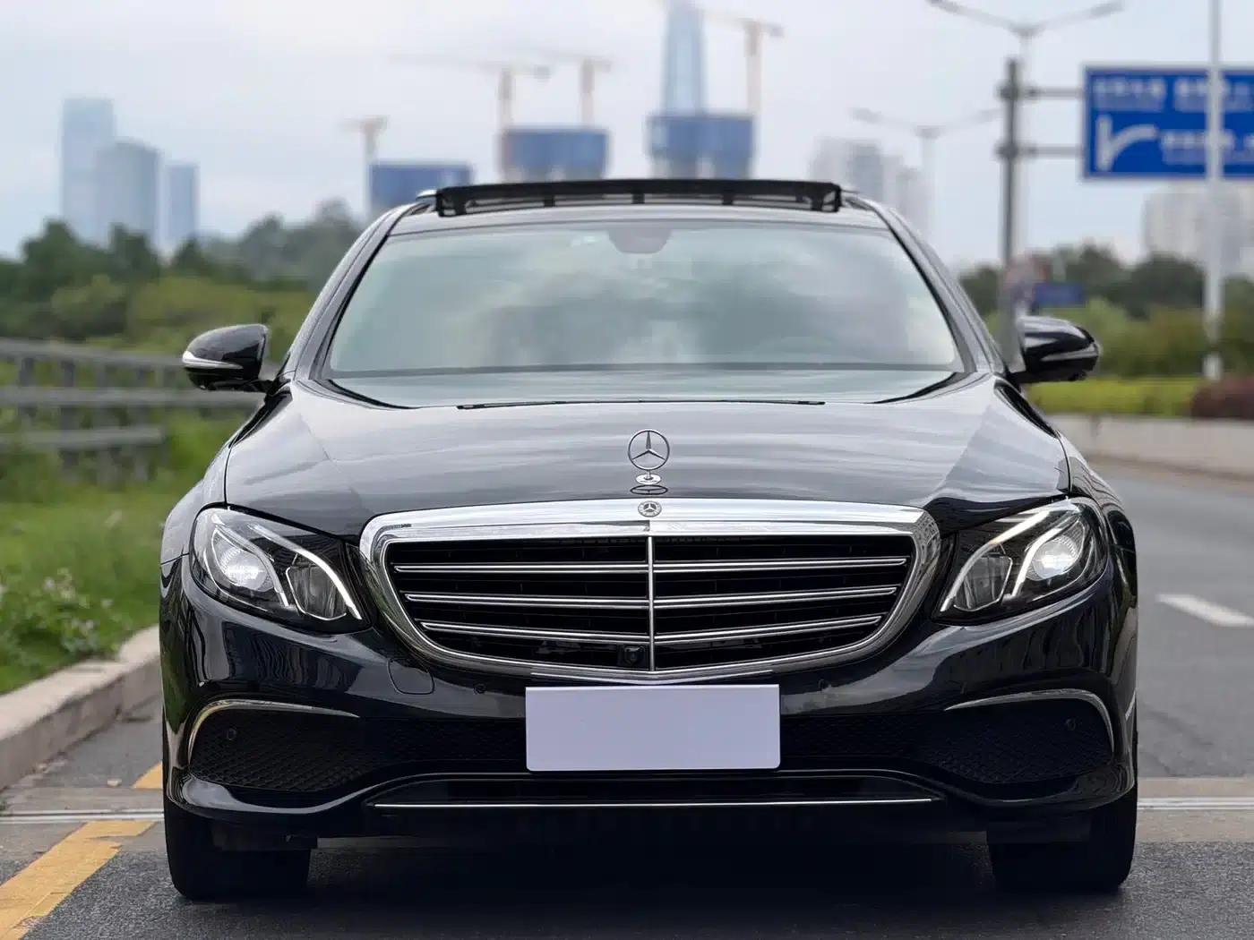 Mercedes-Benz E-Class 2020 Facelift E 300 L Fashion Model — миниатюра 2