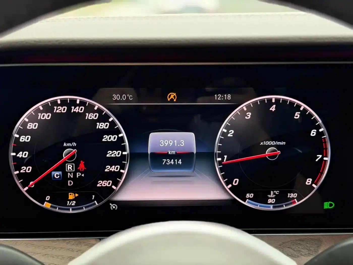 Mercedes-Benz E-Class 2020 Facelift E 300 L Fashion Model — миниатюра 12