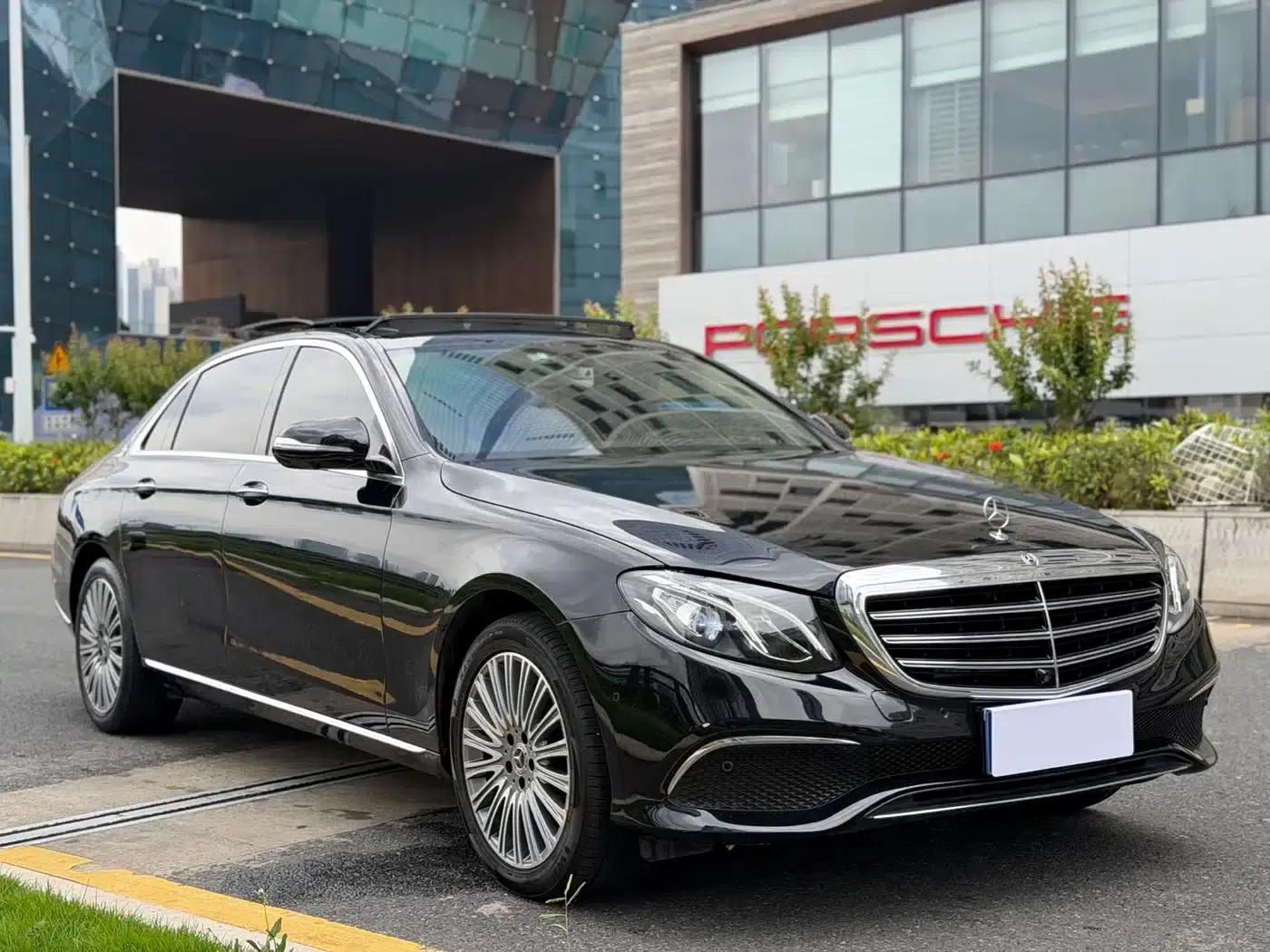 Mercedes-Benz E-Class 2020 Facelift E 300 L Fashion Model — миниатюра 3