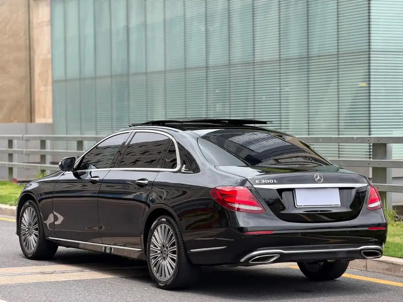 Mercedes-Benz E-Class 2020 Facelift E 300 L Fashion Model — миниатюра 4