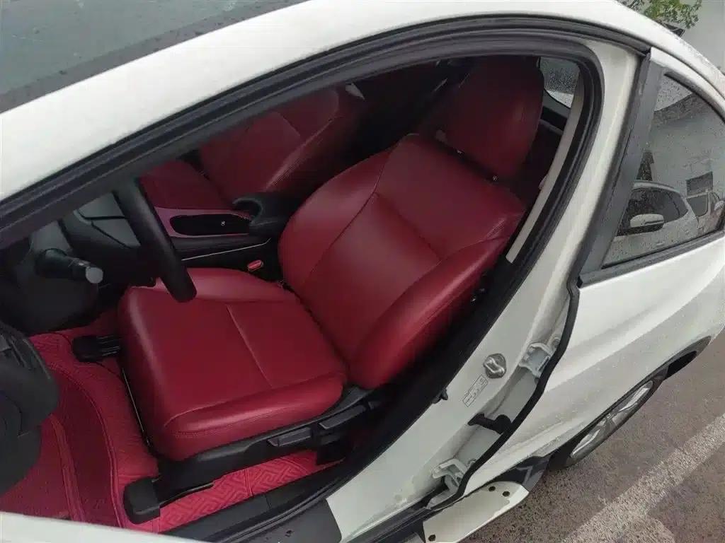 Vezel 2017 1.5L CVT 2WD Comfort Model — миниатюра 15