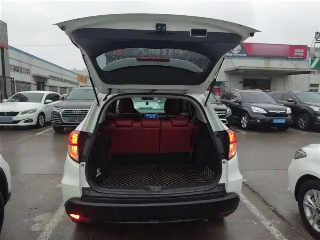 Vezel 2017 1.5L CVT 2WD Comfort Model — миниатюра 19